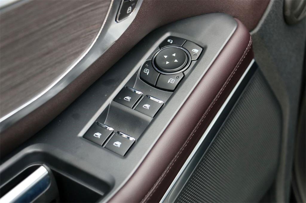new 2025 Ford Expedition car, priced at $86,940