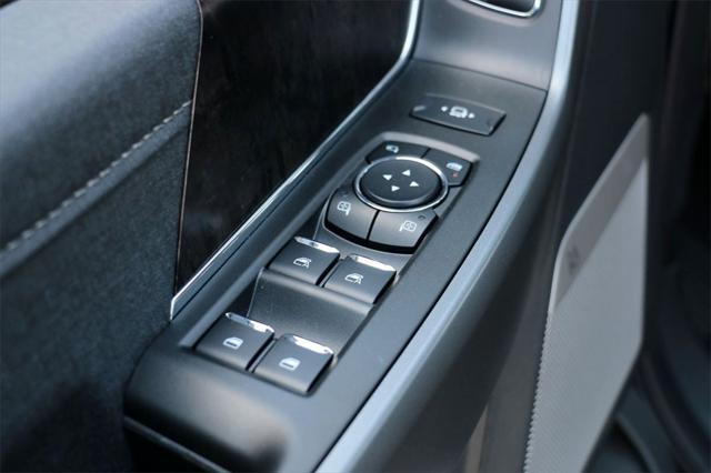 new 2025 Ford F-250 car, priced at $68,385