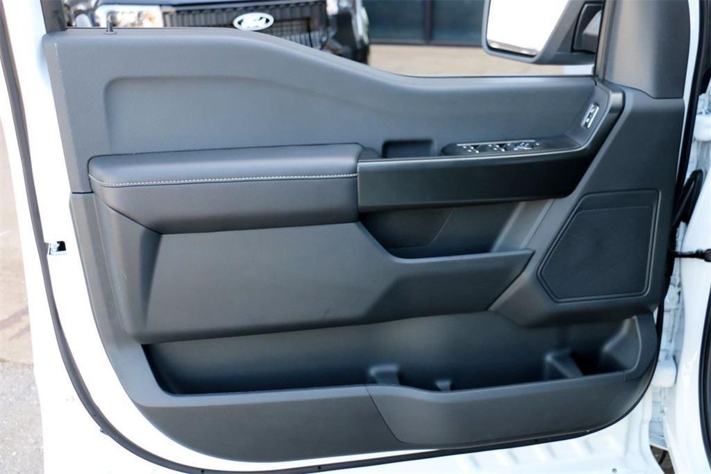 new 2025 Ford F-150 car, priced at $40,300