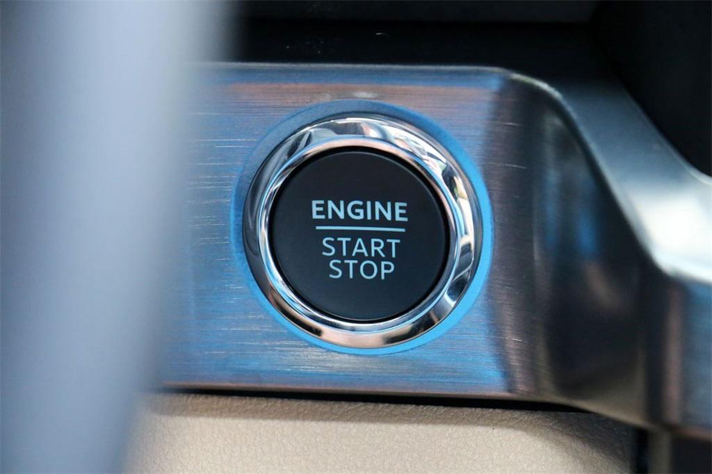 new 2025 Ford F-250 car, priced at $81,657