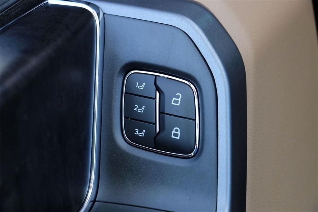 new 2025 Ford F-250 car, priced at $81,657