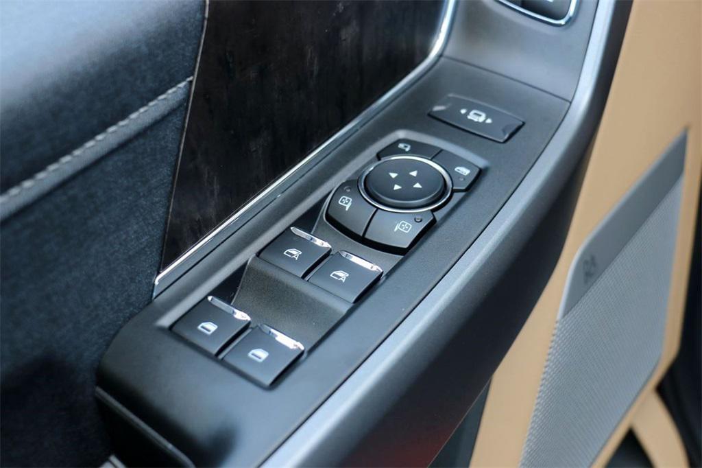 new 2025 Ford F-250 car, priced at $81,657