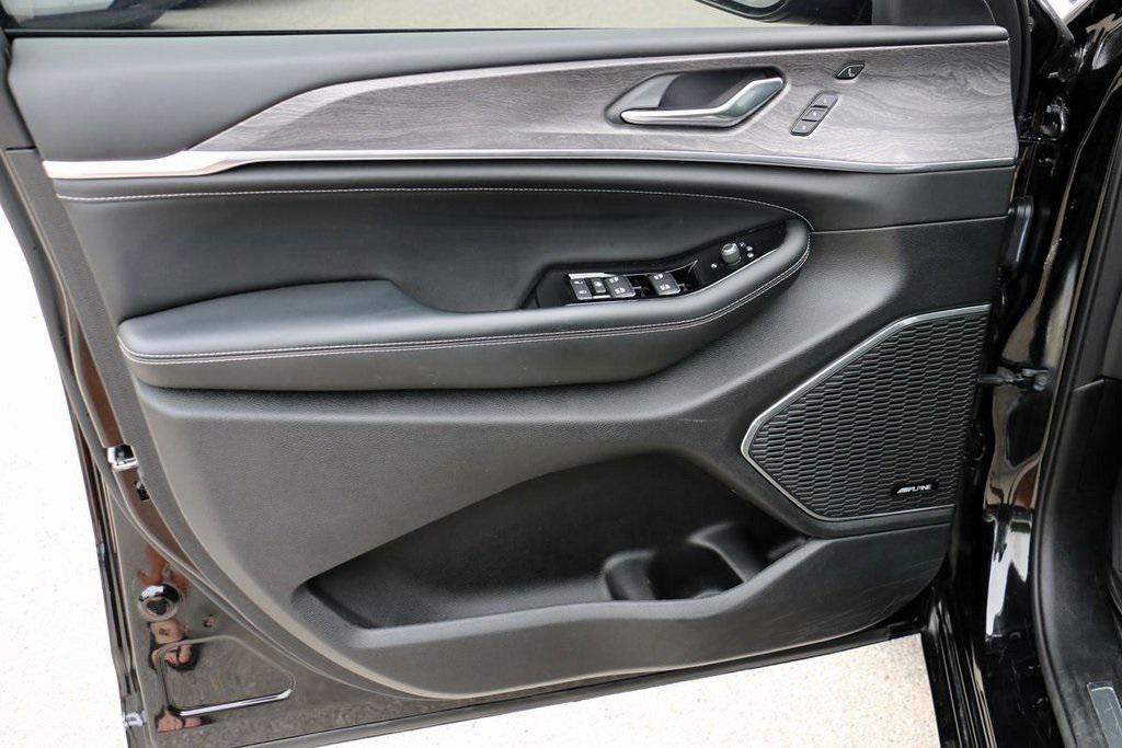 used 2024 Jeep Grand Cherokee L car, priced at $37,495