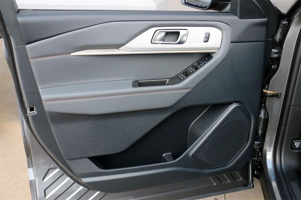 new 2025 Ford Explorer car, priced at $38,700