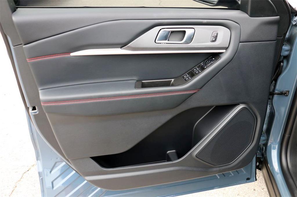 new 2025 Ford Explorer car, priced at $43,600