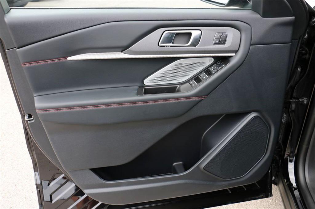 new 2025 Ford Explorer car, priced at $56,689