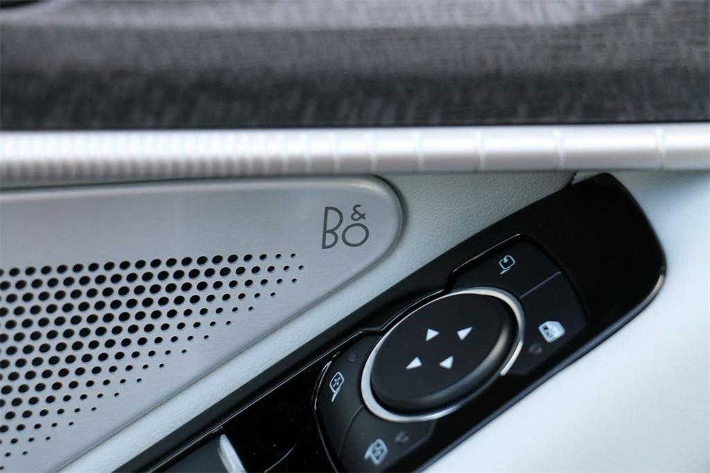 new 2025 Ford Explorer car, priced at $55,201