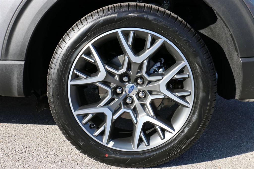 new 2025 Ford Explorer car, priced at $55,201