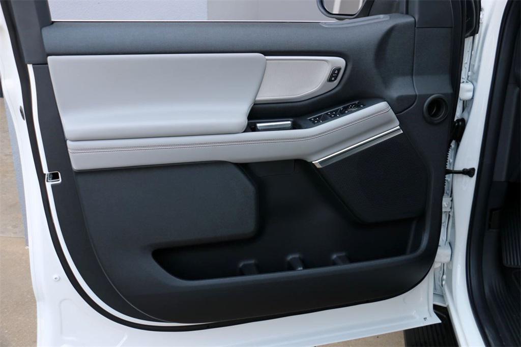 new 2025 Ford Expedition Max car, priced at $72,470