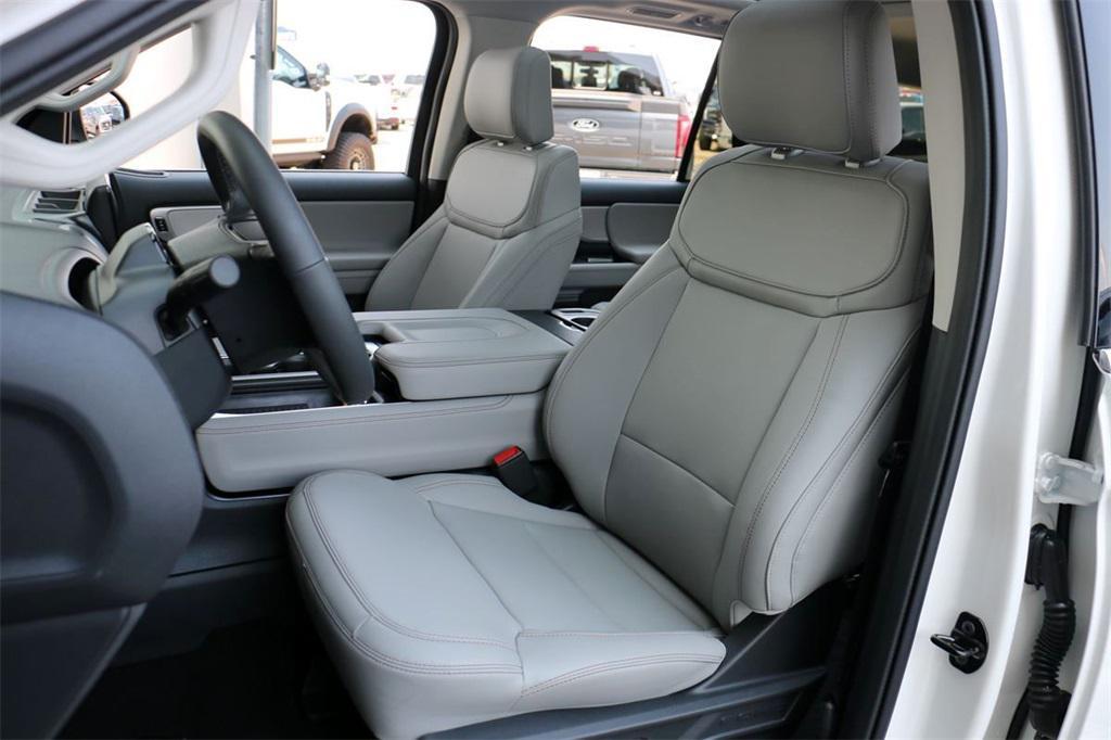 new 2025 Ford Expedition Max car, priced at $72,470