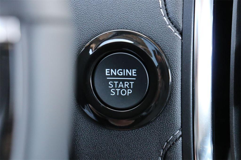 new 2025 Ford Expedition car, priced at $75,055