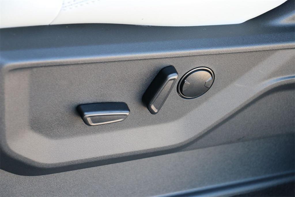 new 2025 Ford Expedition car, priced at $75,055