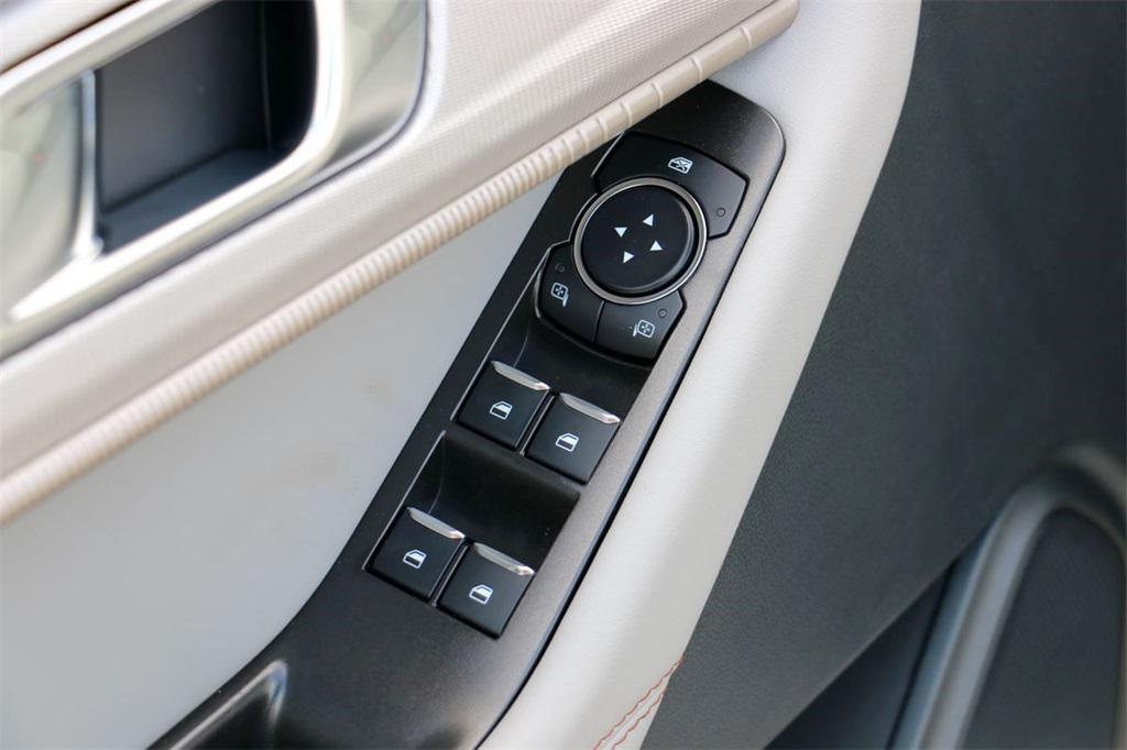 new 2025 Ford Explorer car, priced at $39,026