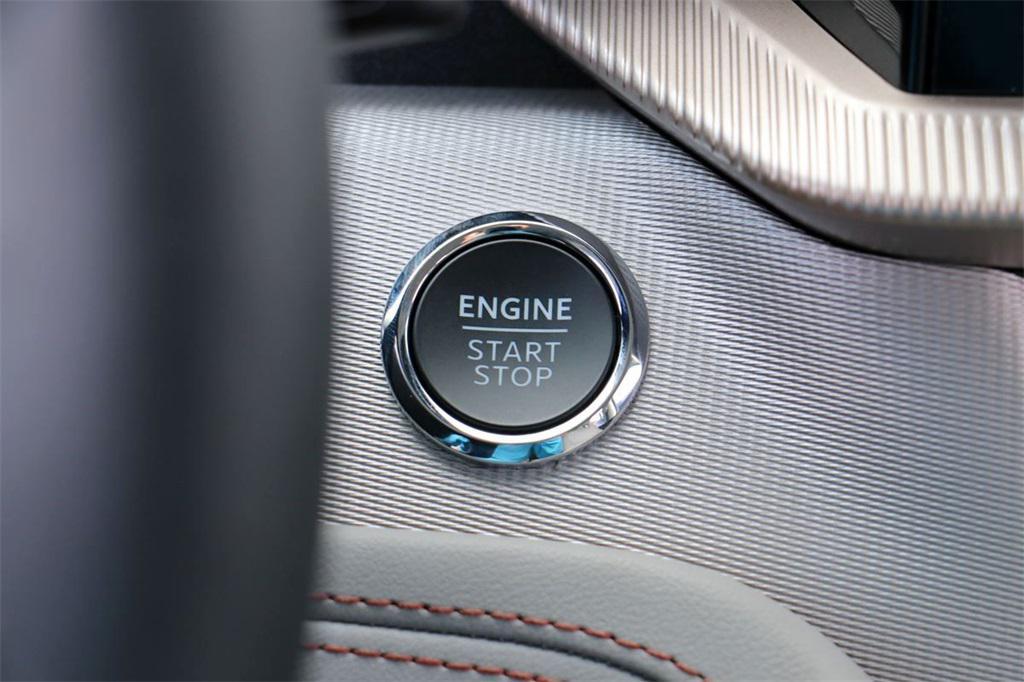 new 2025 Ford Explorer car, priced at $39,026