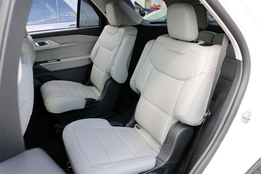 new 2025 Ford Explorer car, priced at $39,026