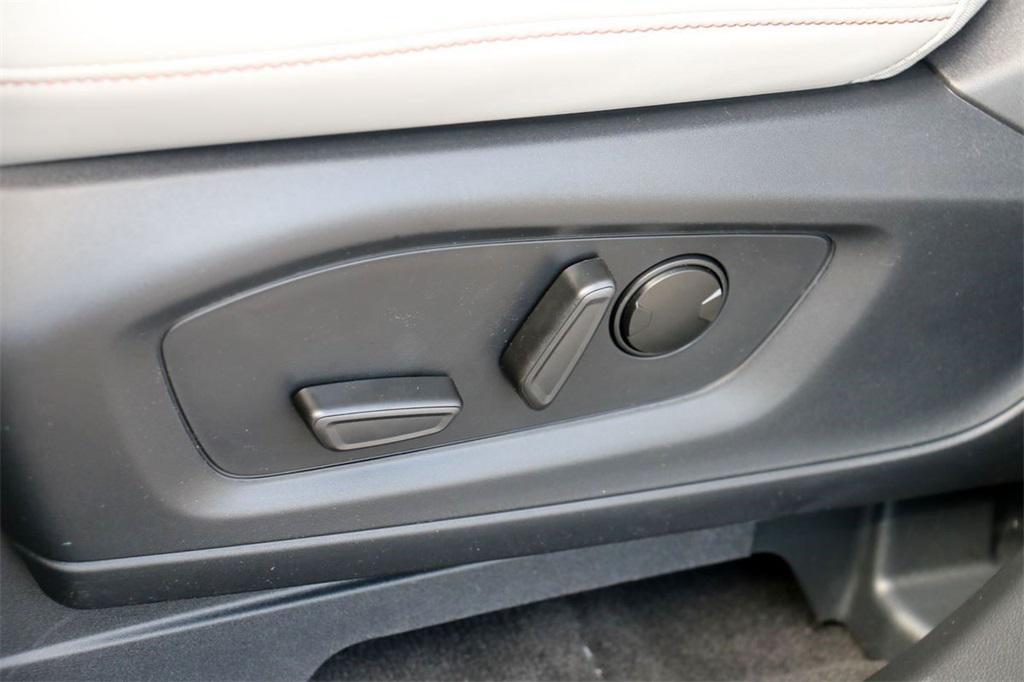 new 2025 Ford Explorer car, priced at $39,026