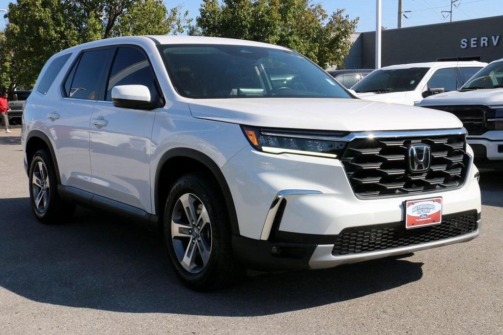 used 2023 Honda Pilot car, priced at $30,800