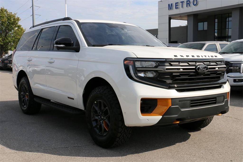 new 2025 Ford Expedition car, priced at $80,685