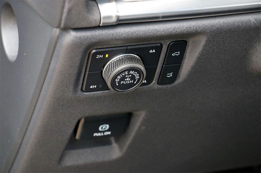 new 2025 Ford Expedition car, priced at $80,685