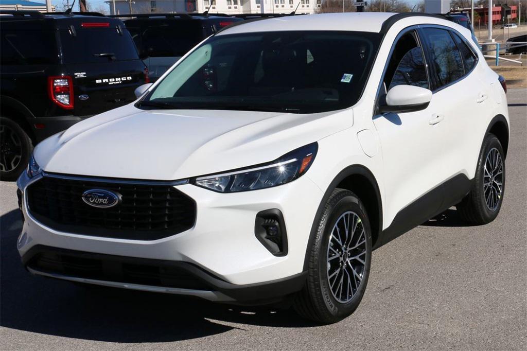 new 2025 Ford Escape PHEV car, priced at $28,300
