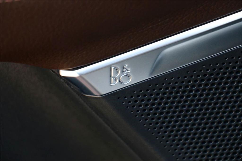 new 2025 Ford Expedition car, priced at $79,800