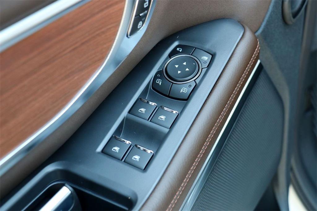 new 2025 Ford Expedition car, priced at $79,800