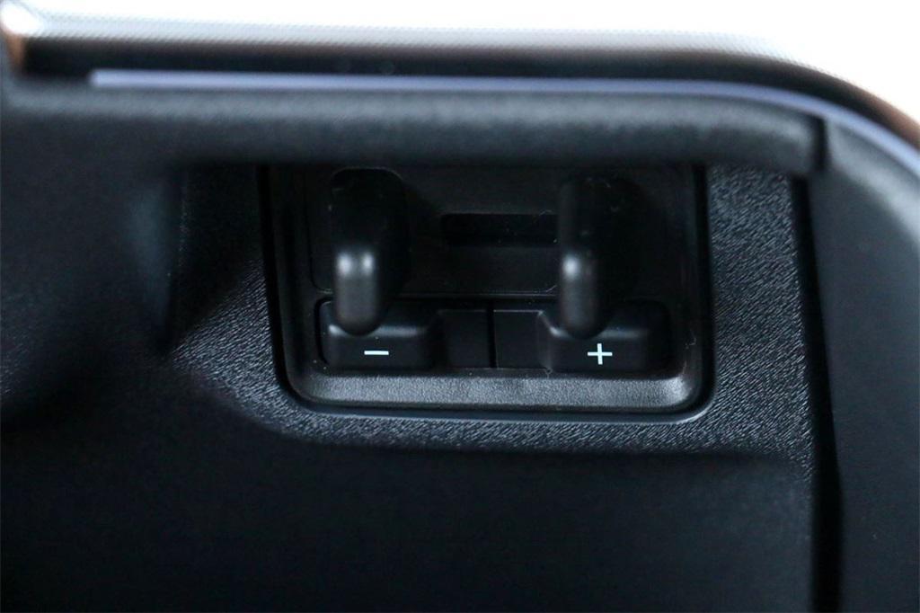 new 2025 Ford Expedition car, priced at $79,800