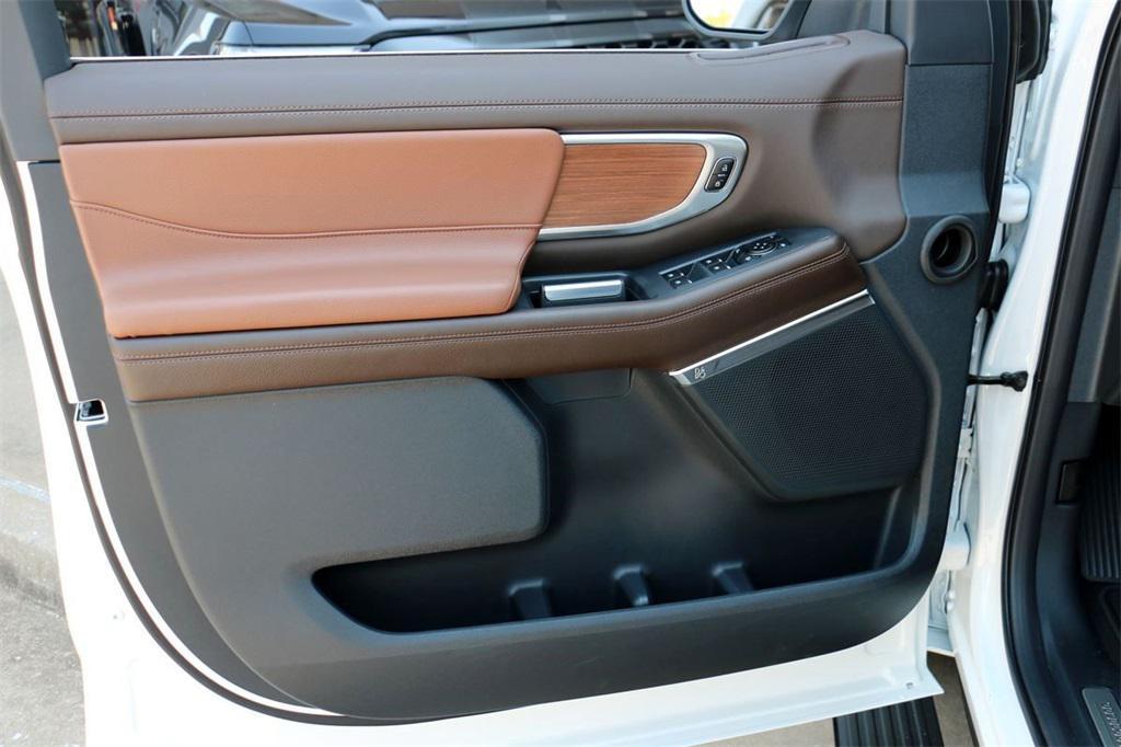 new 2025 Ford Expedition car, priced at $79,800