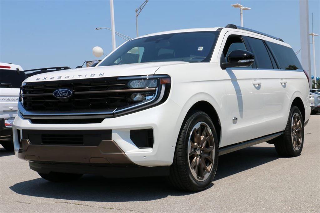new 2025 Ford Expedition Max car, priced at $85,165