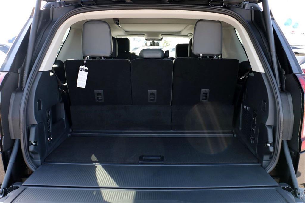 new 2025 Ford Expedition car, priced at $65,945