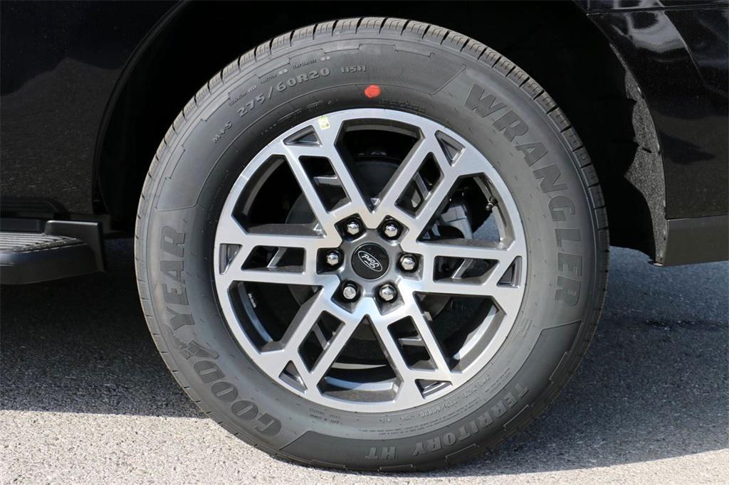 new 2025 Ford Expedition car, priced at $65,945