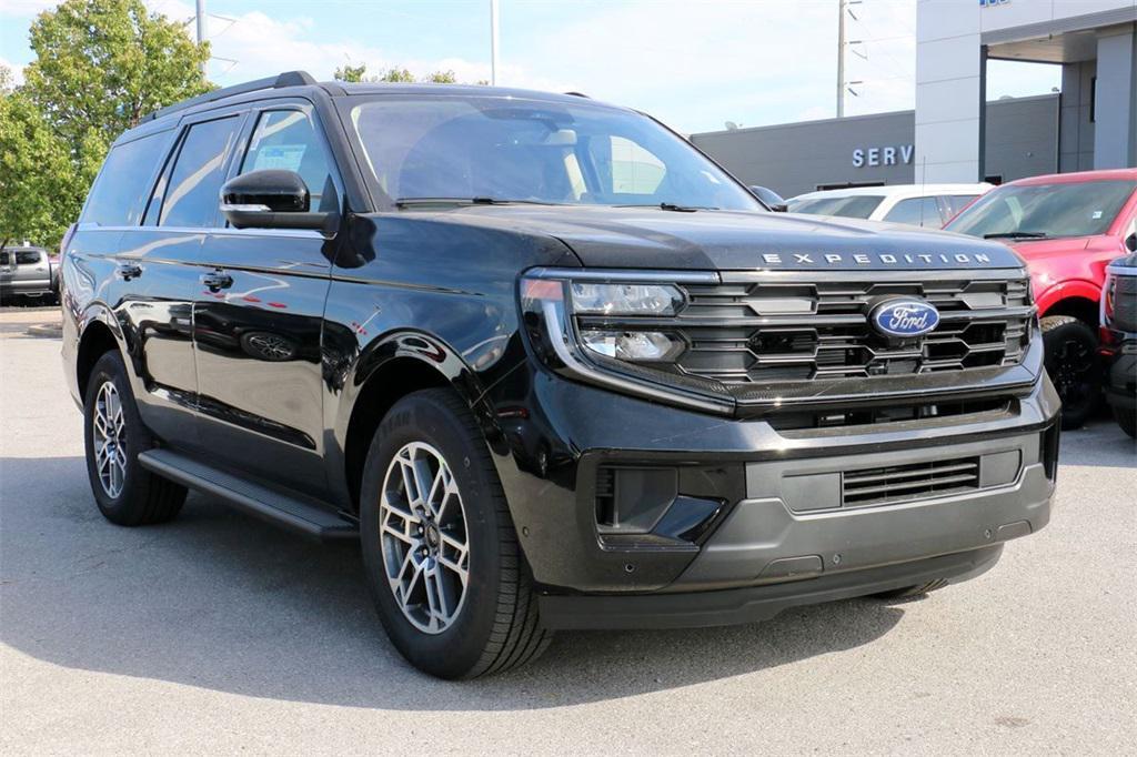 new 2025 Ford Expedition car, priced at $65,945