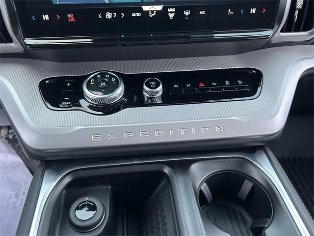 new 2025 Ford Expedition Max car, priced at $76,495