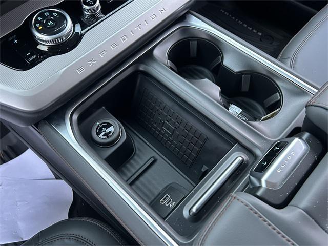 new 2025 Ford Expedition Max car, priced at $76,495