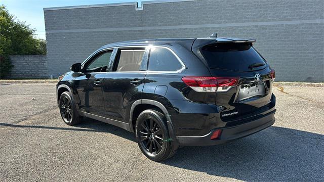 used 2019 Toyota Highlander car, priced at $25,131