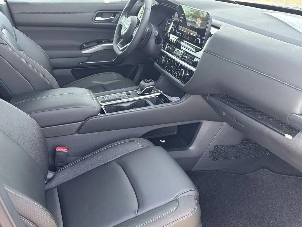 new 2025 Nissan Pathfinder car, priced at $40,955