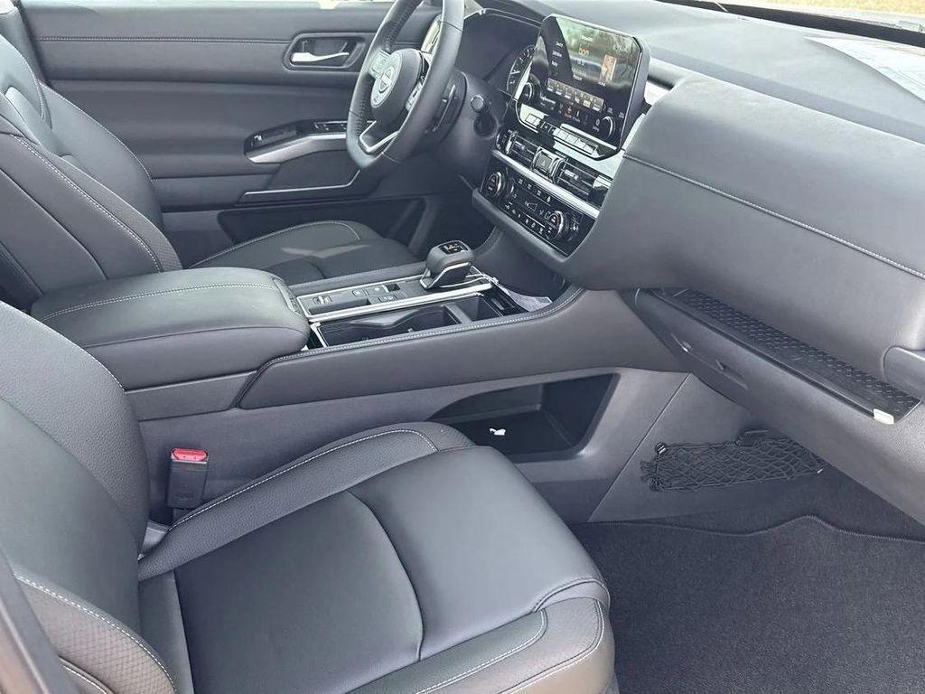 new 2025 Nissan Pathfinder car, priced at $34,994