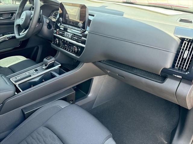 new 2025 Nissan Pathfinder car, priced at $38,054