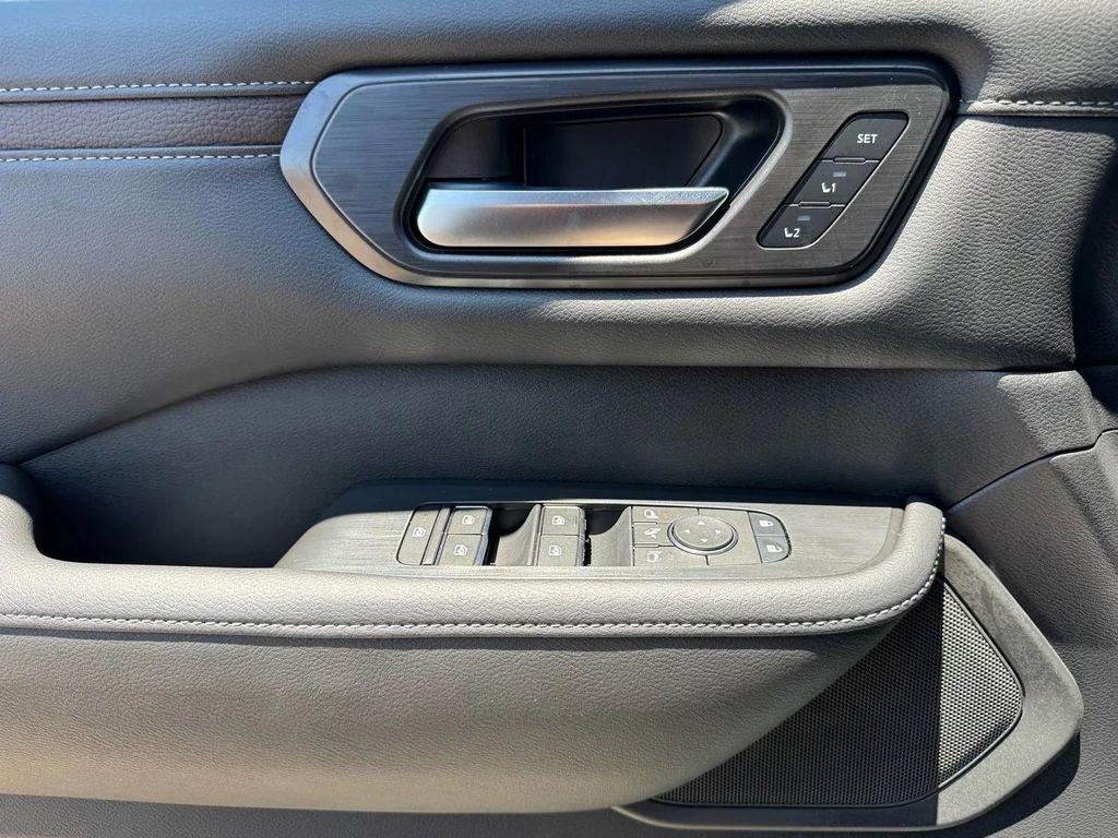 new 2025 Nissan Armada car, priced at $62,598