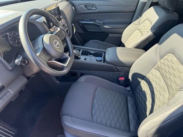 new 2025 Nissan Pathfinder car, priced at $36,704