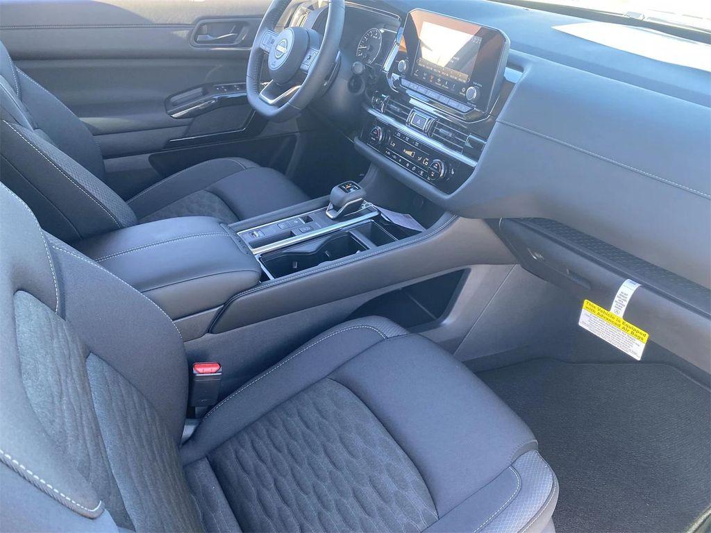 new 2025 Nissan Pathfinder car, priced at $32,814