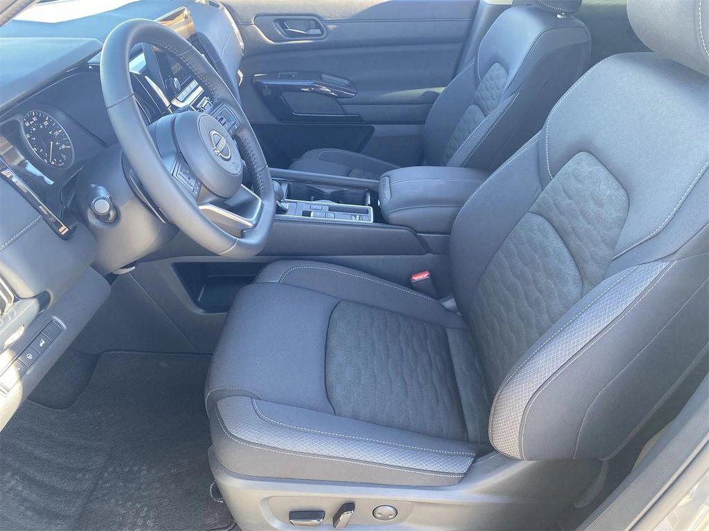 new 2025 Nissan Pathfinder car, priced at $32,814