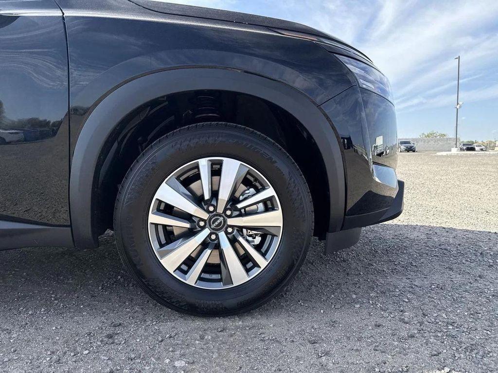 new 2025 Nissan Pathfinder car, priced at $40,323