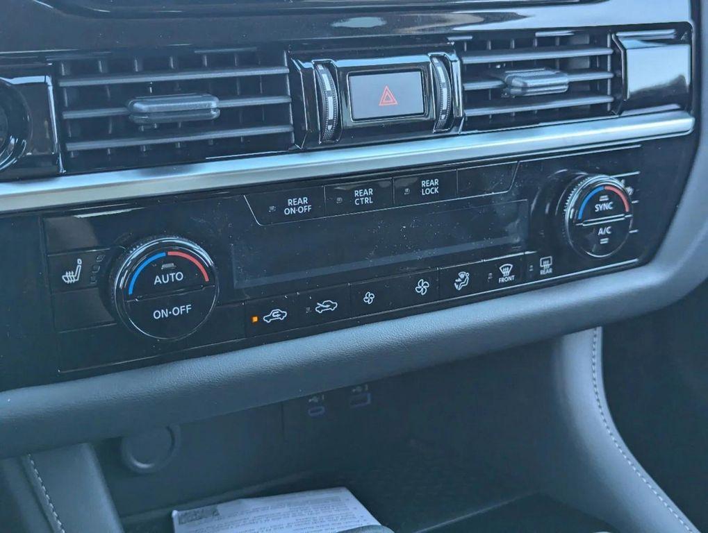 new 2025 Nissan Pathfinder car, priced at $32,970