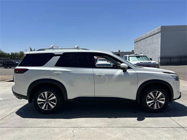 new 2024 Nissan Pathfinder car, priced at $38,556