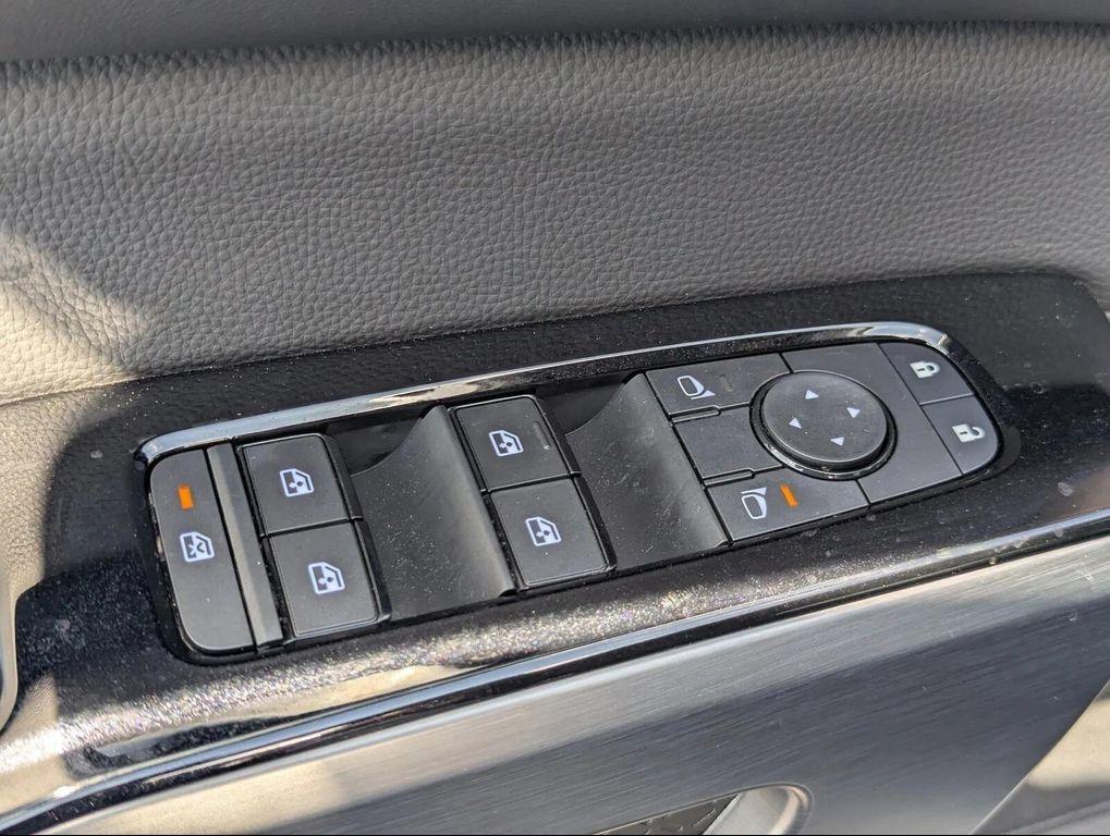 new 2025 Nissan Pathfinder car, priced at $34,523