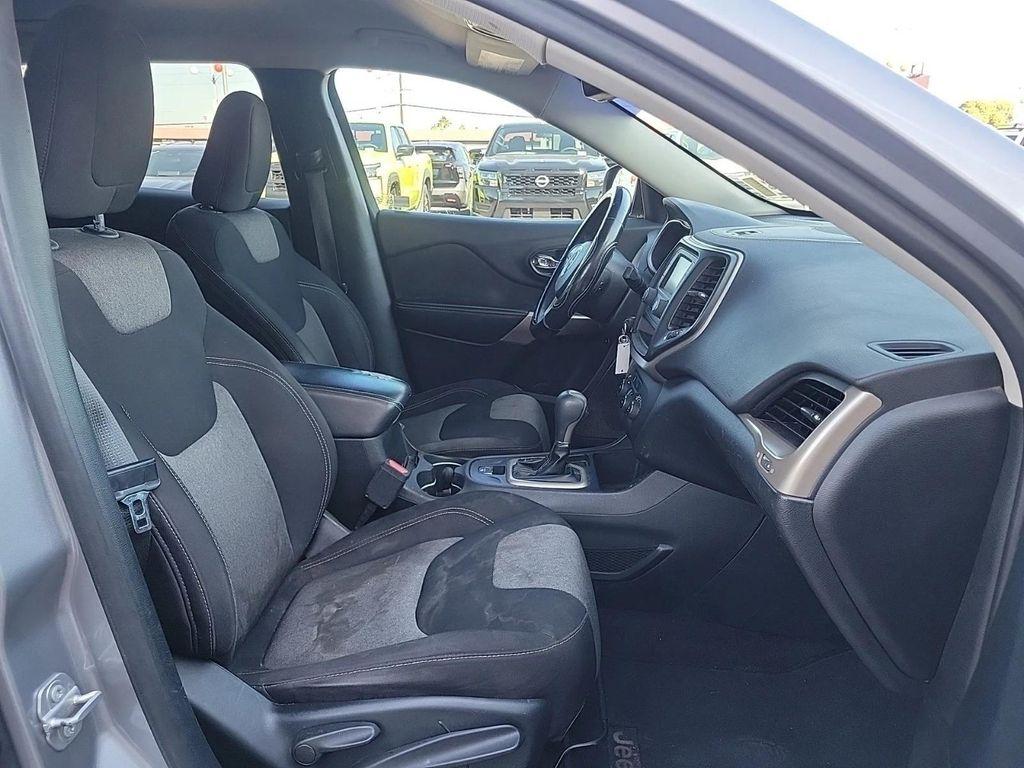 used 2017 Jeep Cherokee car, priced at $6,997