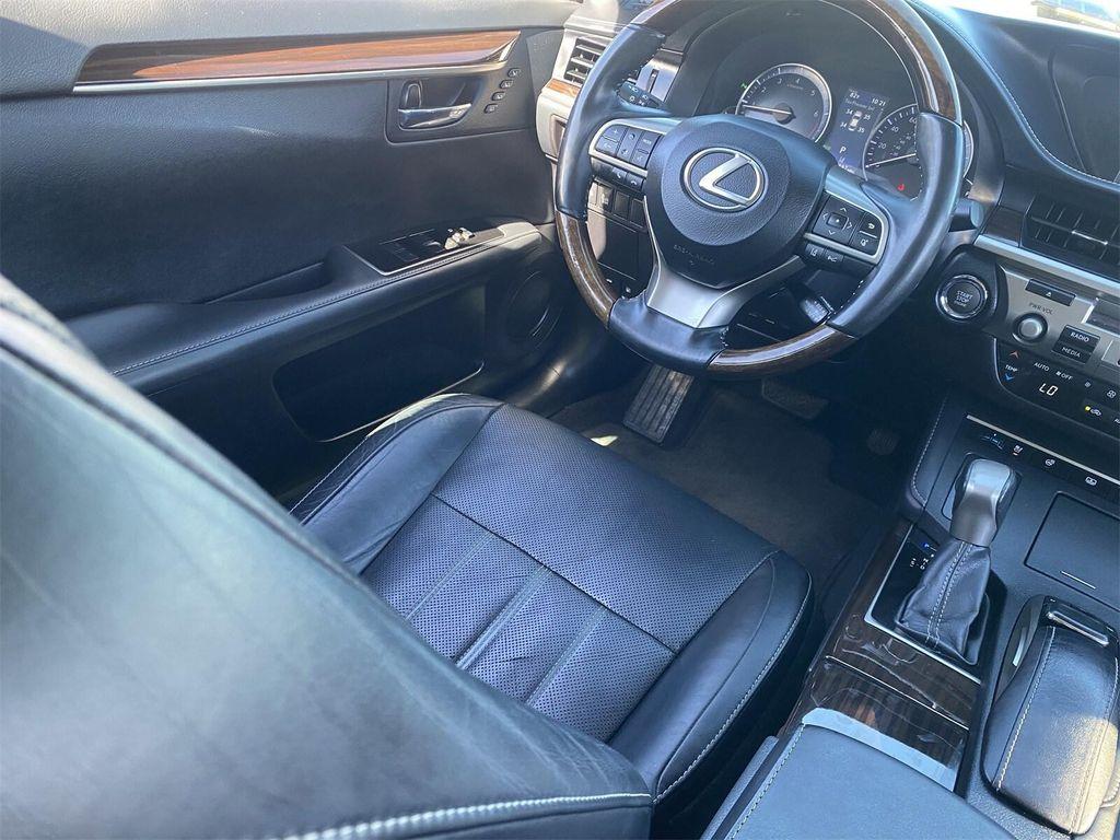 used 2016 Lexus ES 350 car, priced at $17,987