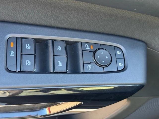 new 2025 Nissan Pathfinder car, priced at $38,918