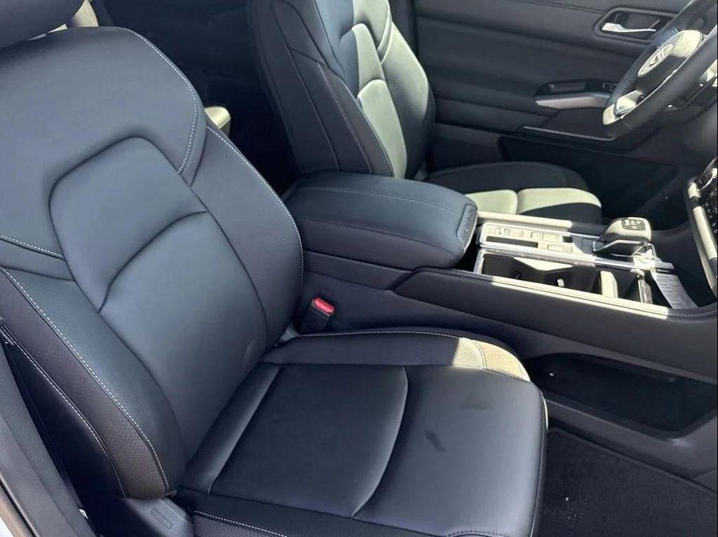 new 2025 Nissan Pathfinder car, priced at $35,961